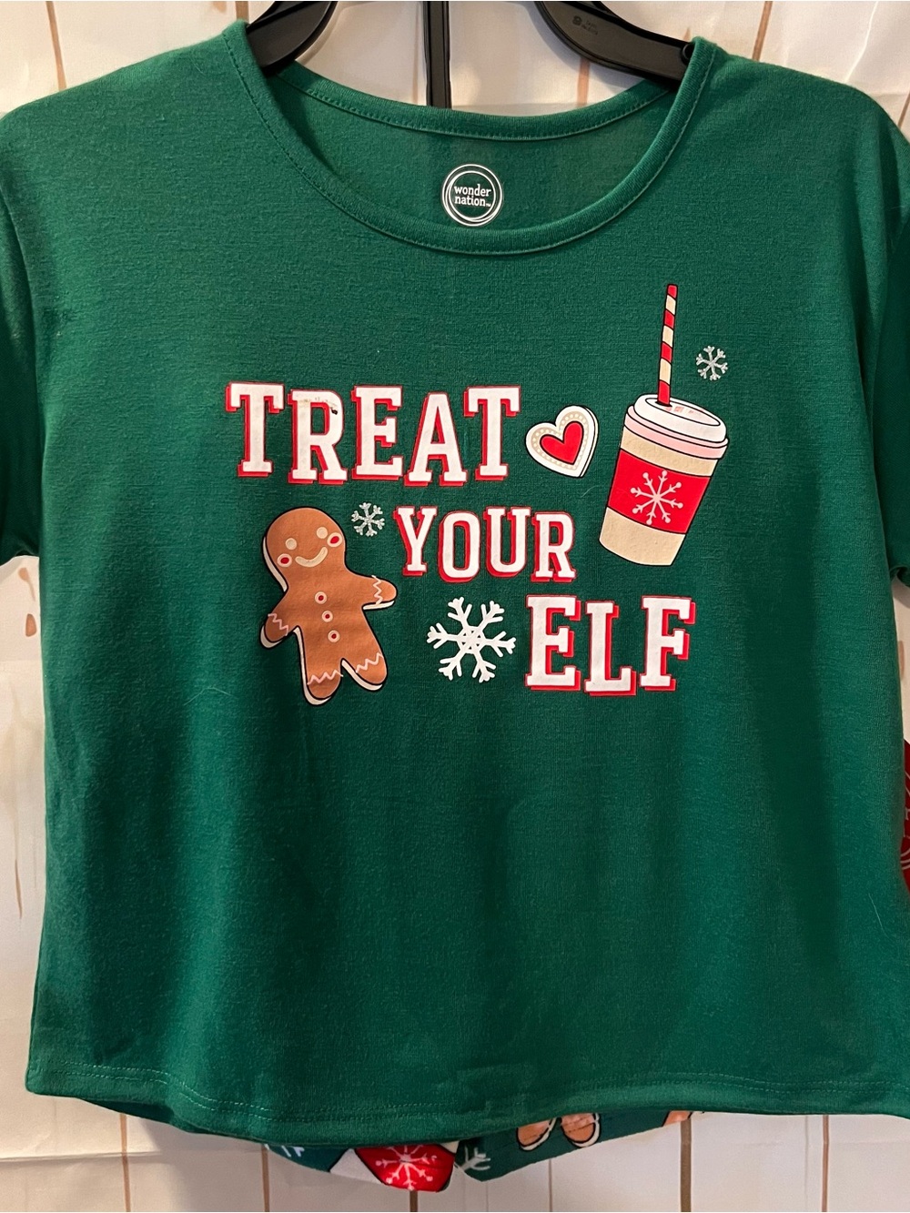 wonder nation Green 'Treat Your Elf' Holiday Graphic Tee
